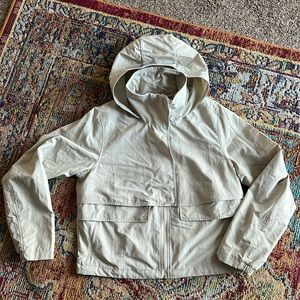Lululemon Always Effortless jacket in beige. Size 6